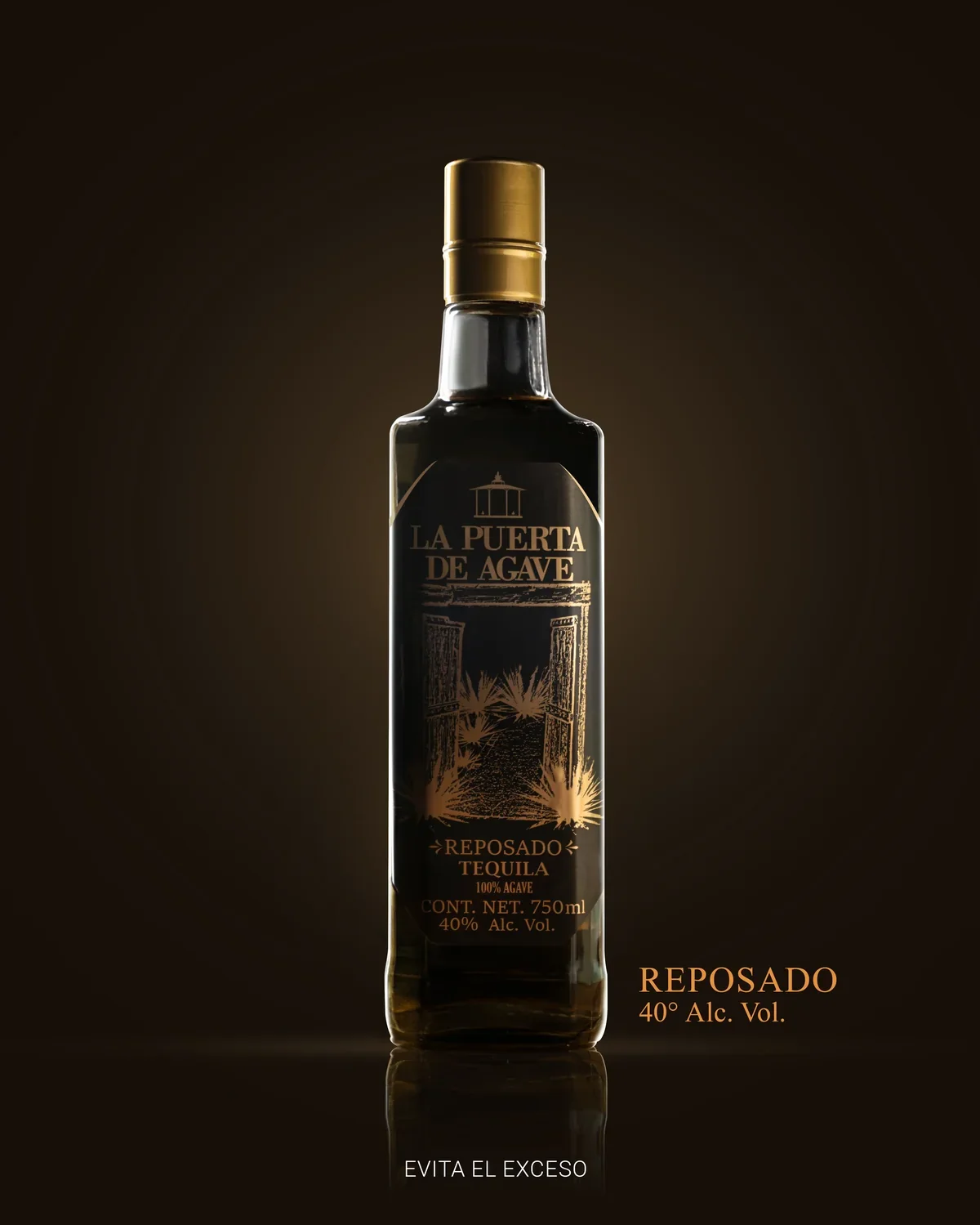 Detalle de etiqueta artesanal tequila La Puerta de Agave — fotografía de producto premium Jalisco