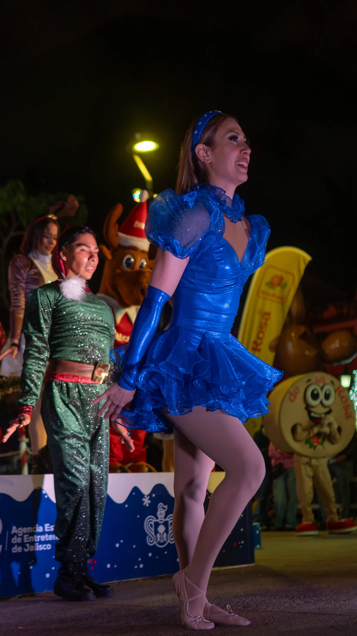 Decoración navideña en fachada histórica de Guadalajara Jalisco — fotografía de eventos VIFAIT 2025